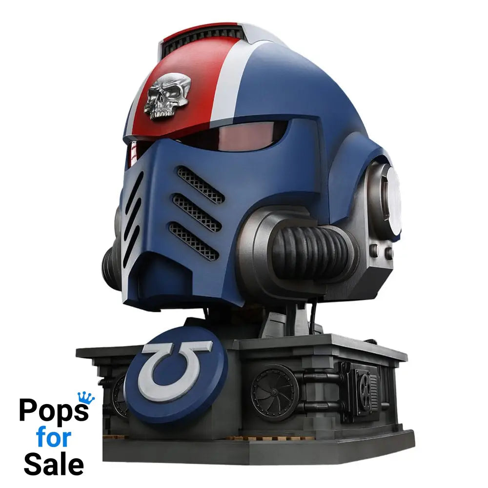 Warhammer 40,000: Space Marine 2 Replica Ultramarines Lieutenant Titus helmet with Display Stand 44 cm Replicas 1/1