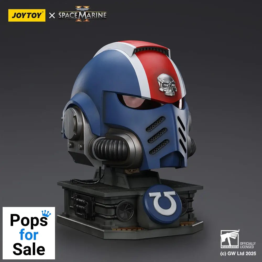 Warhammer 40,000: Space Marine 2 Replica Ultramarines Lieutenant Titus helmet with Display Stand 44 cm