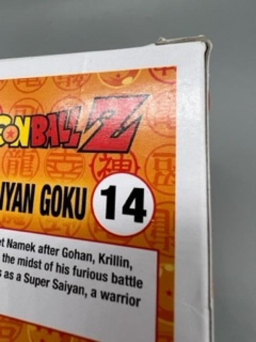 14 Super Saiyan Goku - Glow - Dragon Ball Z - Funko POP - Box Damaged