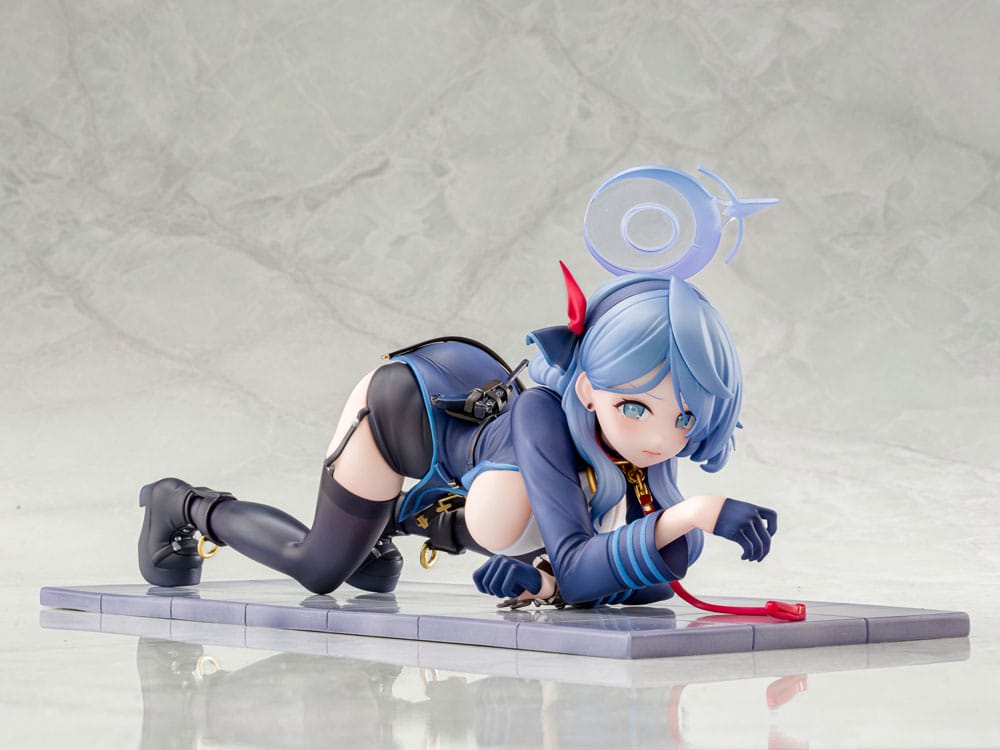 Blue Archive PVC Statue 1/7 Ako Memorial Lobby Ver. 23 cm Statues