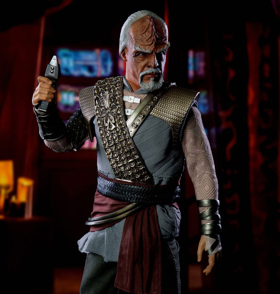 Star Trek: Picard Action Figure 1/6 Worf 30 cm