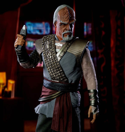 Star Trek: Picard Action Figure 1/6 Worf 30 cm