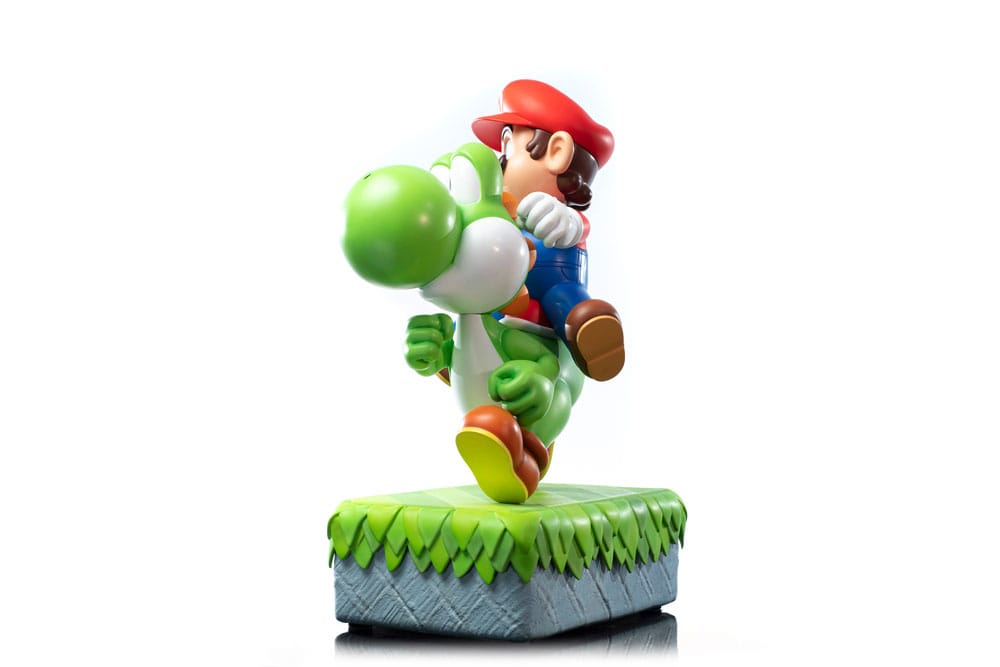Super Mario Statue Mario & Yoshi 48 cm Statues