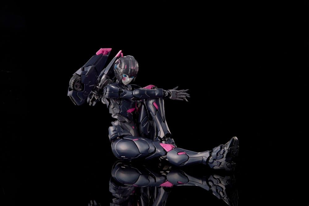 Transformers Furai Model Plastic Model Kit Black Arcee 16 cm