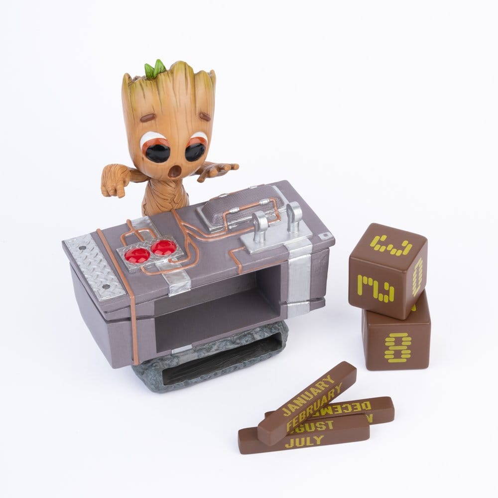 Marvel 3D Perpetual Calendar Groot Death Button 12 cm