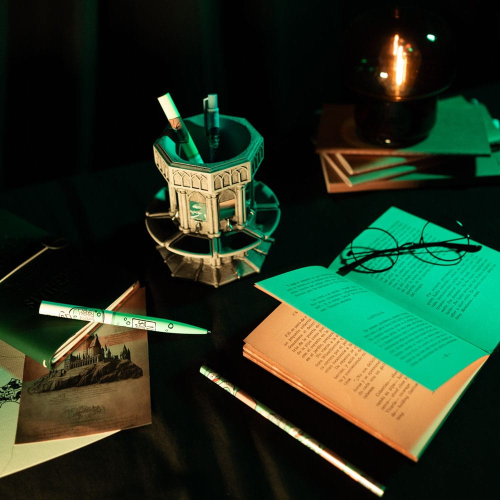 Harry Potter Pencil Holder incl. Stationary Set