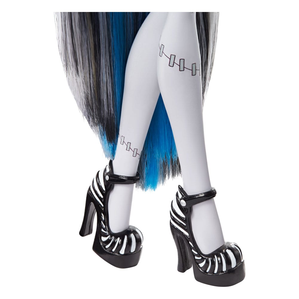 Monster High Reel Drama Doll Frankie Stein in Black And White Dolls