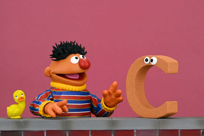 Sesame Street Ultimate Action Figure Ultimate Ernie 18 cm