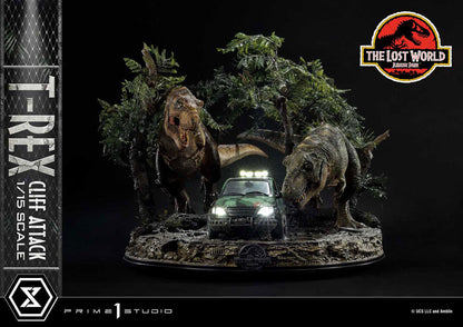Jurassic World: The Lost World Statue 1/15 T-Rex Cliff Attack 53 cm Statues