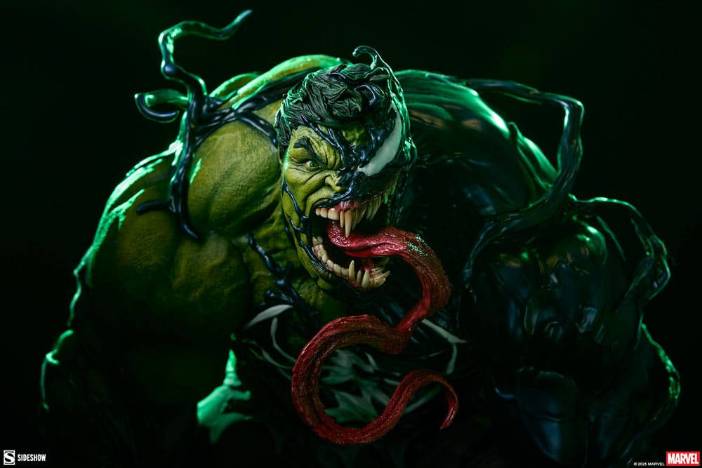 Marvel Premium Format Statue Venomized Hulk 63 cm