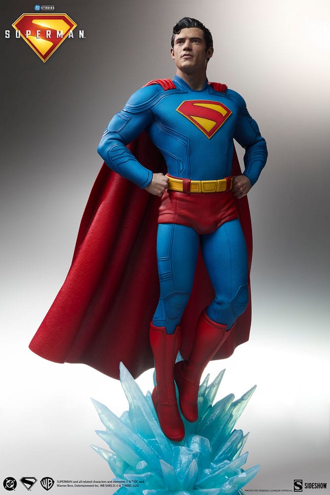 Superman (2025) Premium Format Statue Superman 61 cm