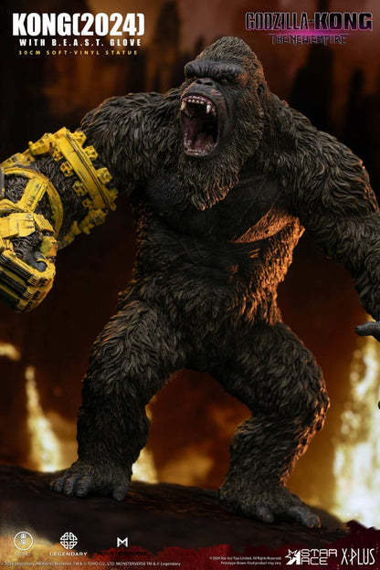 Godzilla vs. Kong: The New Empire Soft Vinyl Statue Kong with B.E.A.S.T. Glove 30 cm Statues