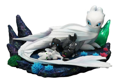 How To Train Your Dragon Statue 1/6 Light Fury & Night Lights 36 cm Statues
