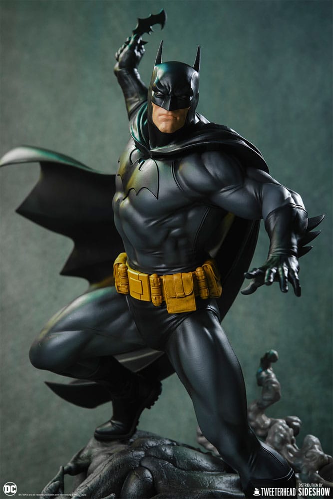 DC Comics Maquette 1/6 Batman (Black and Gray Edition) 50 cm Statues