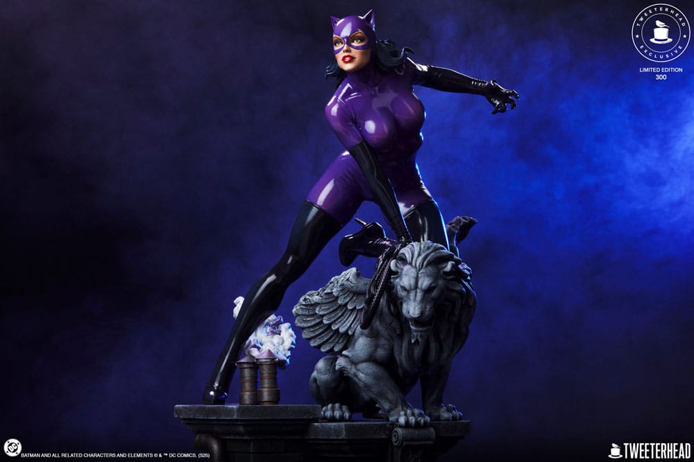 DC Comics Maquette 1/6 Catwoman (Purple Edition) 35 cm