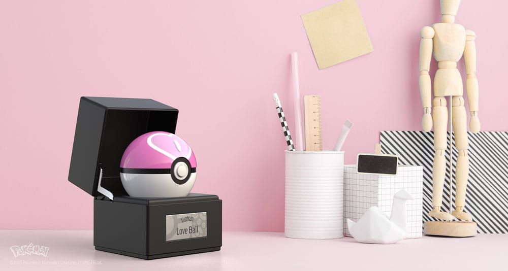 Pokémon Diecast Replica Love Ball Replicas