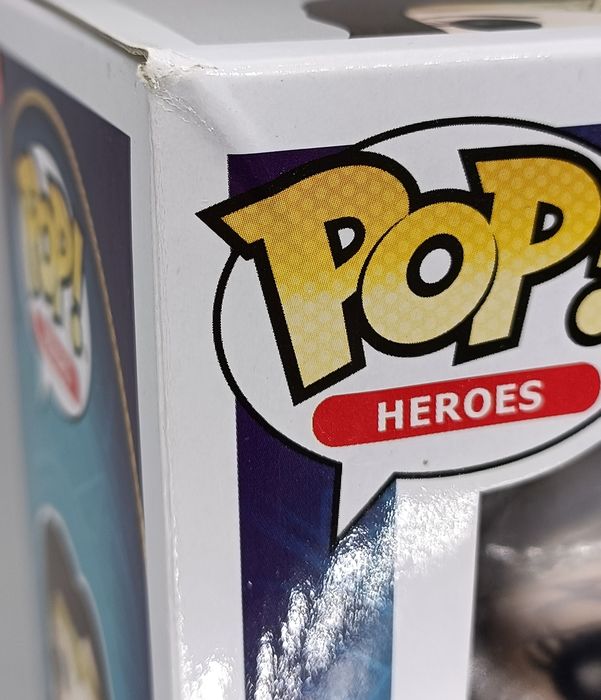 175 Wonder Woman (Shield) - DC Wonder Woman - Funko POP - Box Damaged