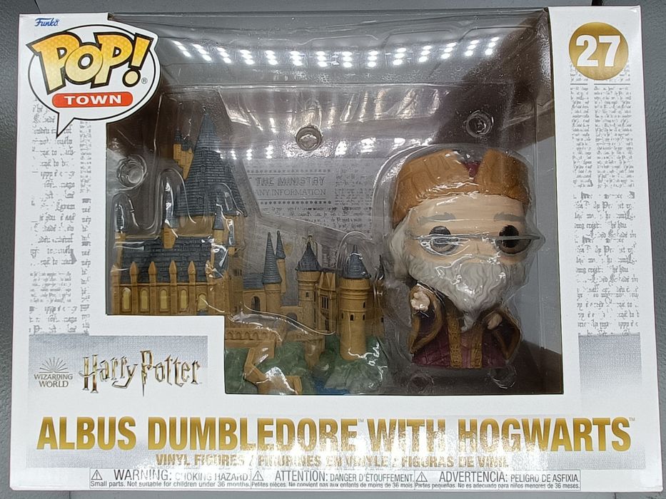 #27 Albus Dumbledore with Hogwarts Harry Potter Town Damaged Box Funko POP